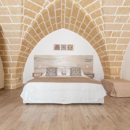 Clara Domus Bed & Breakfast Gallipoli Bagian luar foto