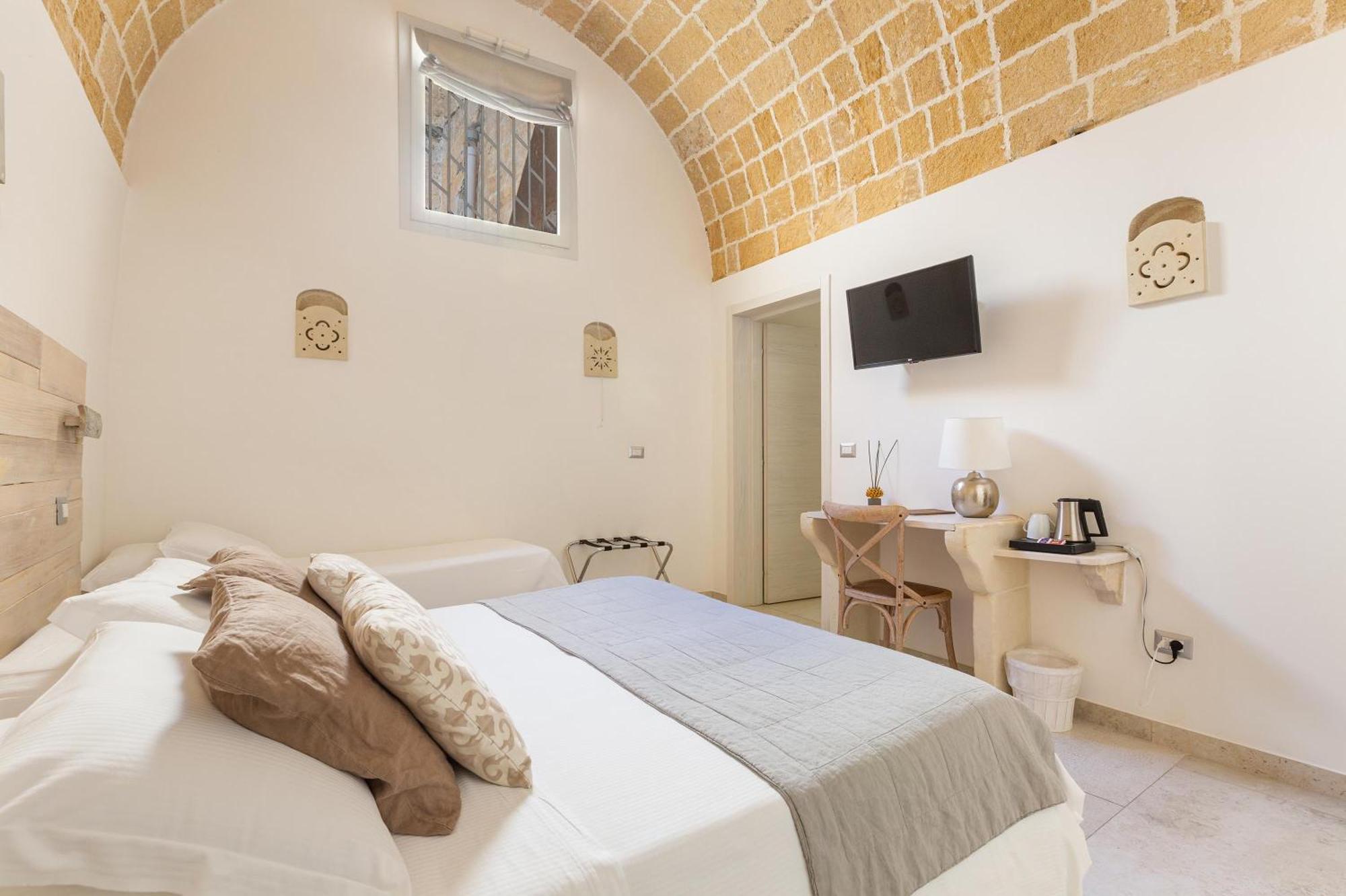 Clara Domus Bed & Breakfast Gallipoli Bagian luar foto