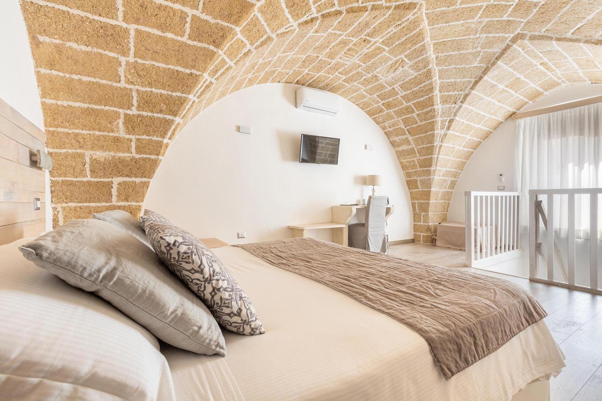 Clara Domus Bed & Breakfast Gallipoli Bagian luar foto